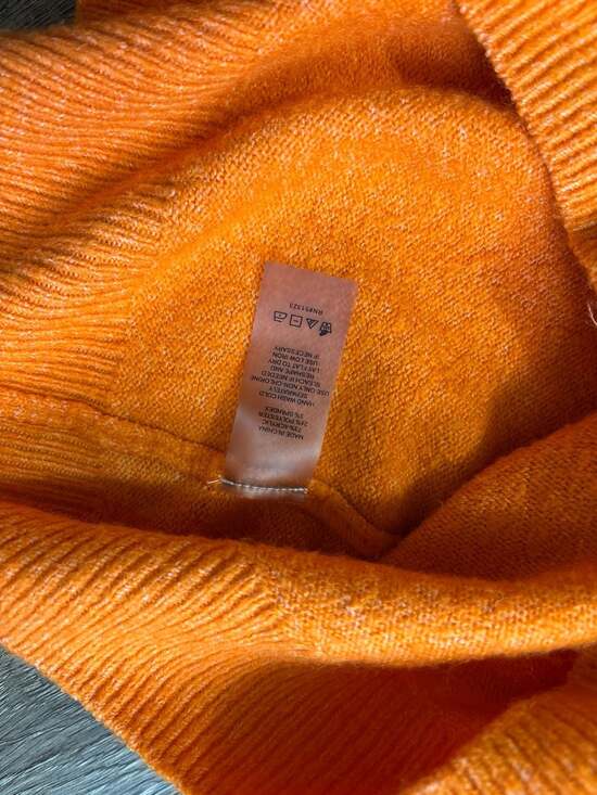Vince Camuto Orange Cheers Graphic Crewneck Sweater - Picture 5 of 6